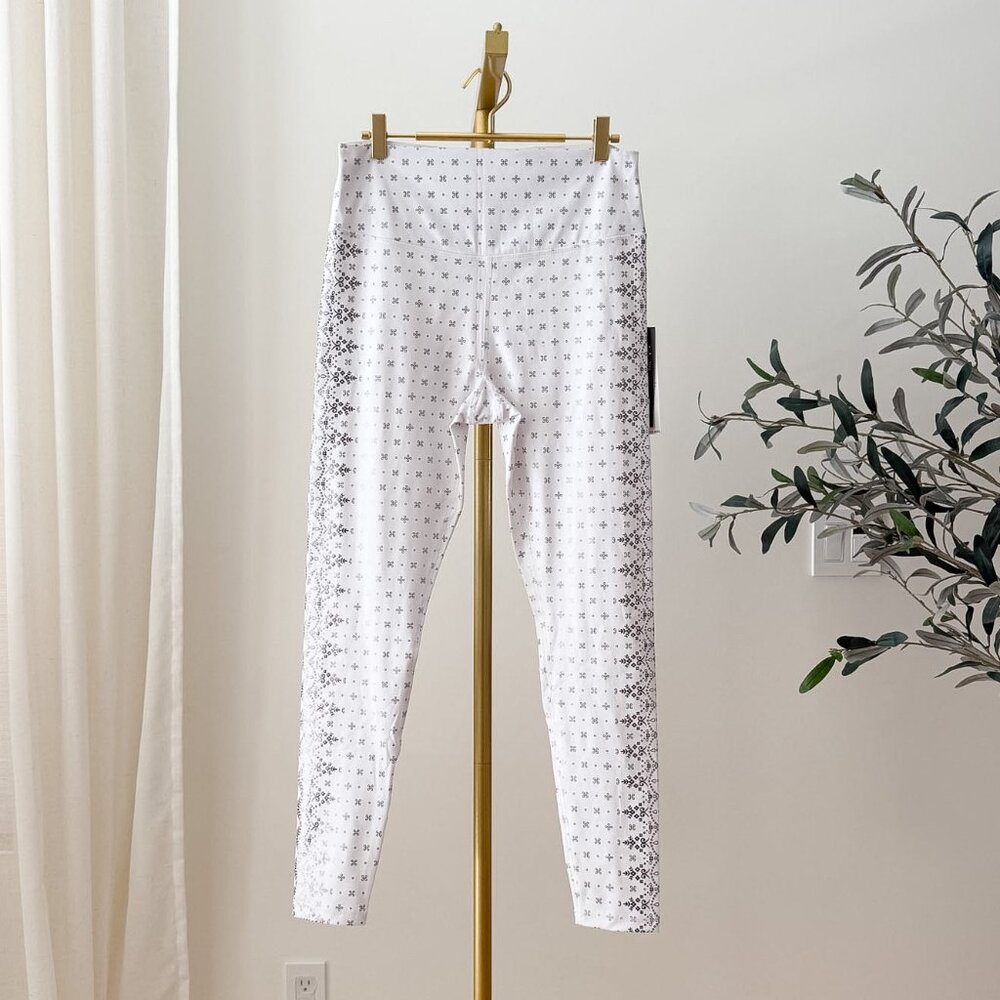 Glyder Sultry Leg Legging | White Wildflower Lace Print | NWT | Size L